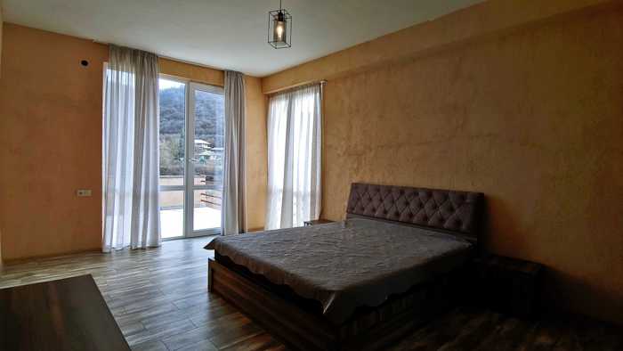 იყიდება 8 ოთახიანი აგარაკი ბულაჩაურში - სურათი #5