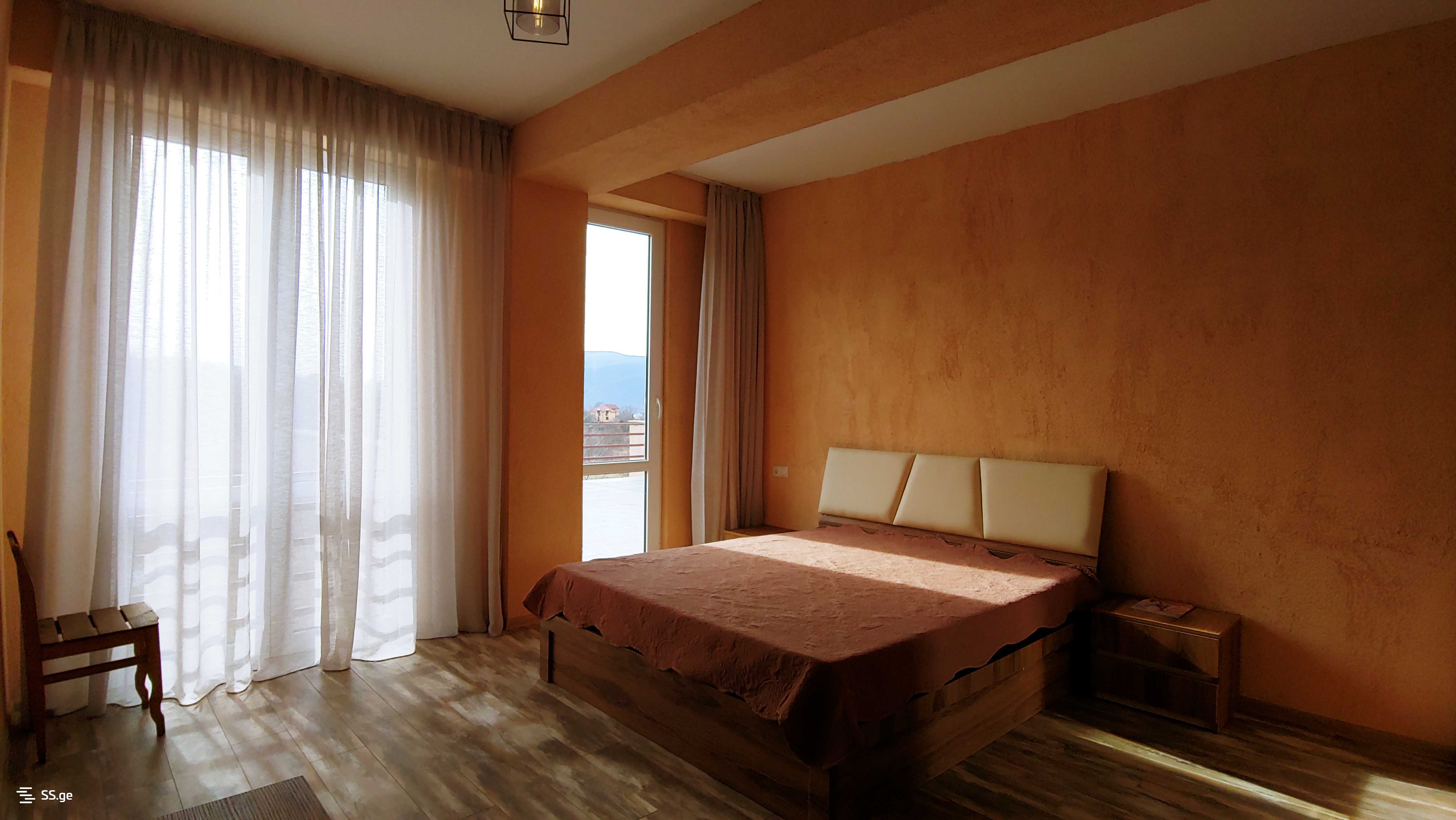 იყიდება 8 ოთახიანი აგარაკი ბულაჩაურში - სურათი #8