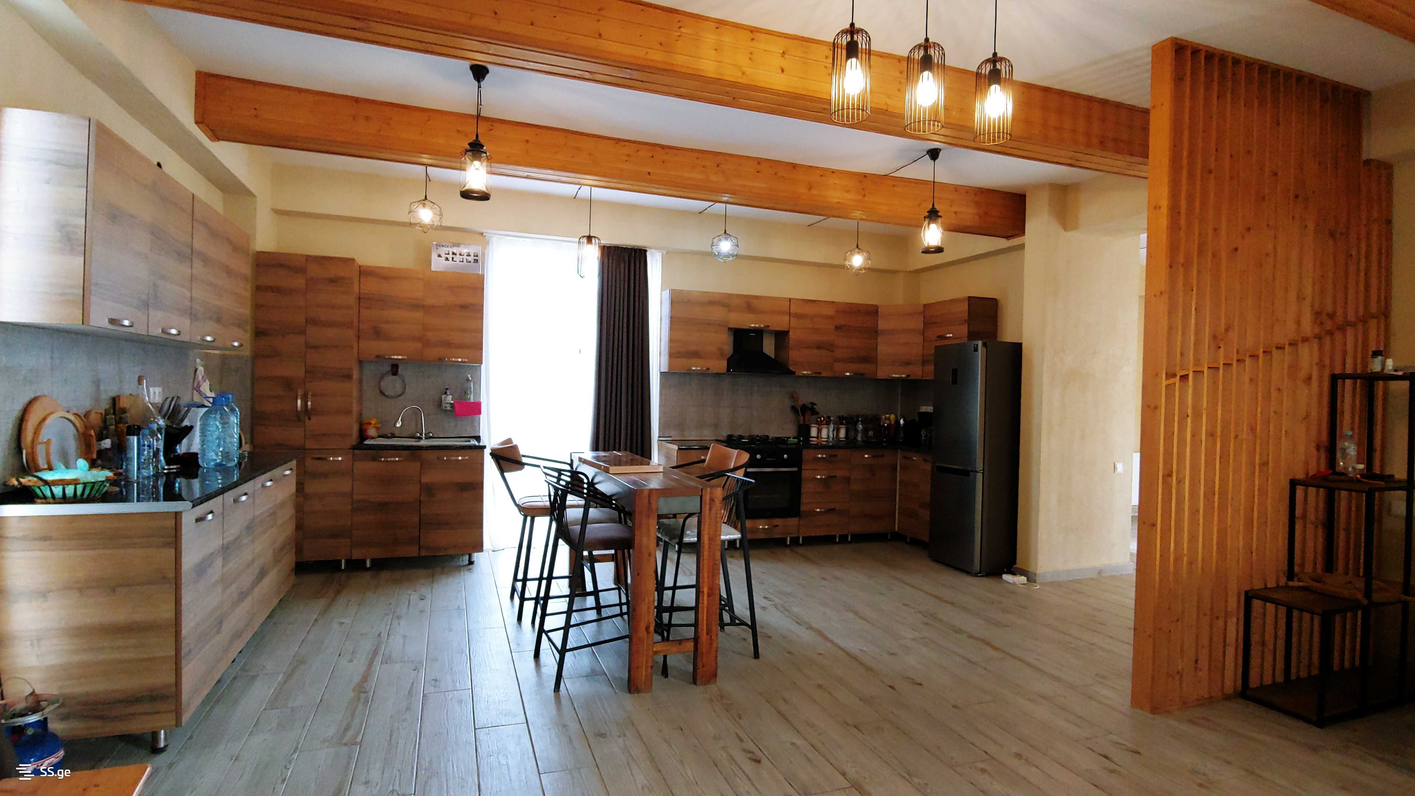 იყიდება 8 ოთახიანი აგარაკი ბულაჩაურში - სურათი #4