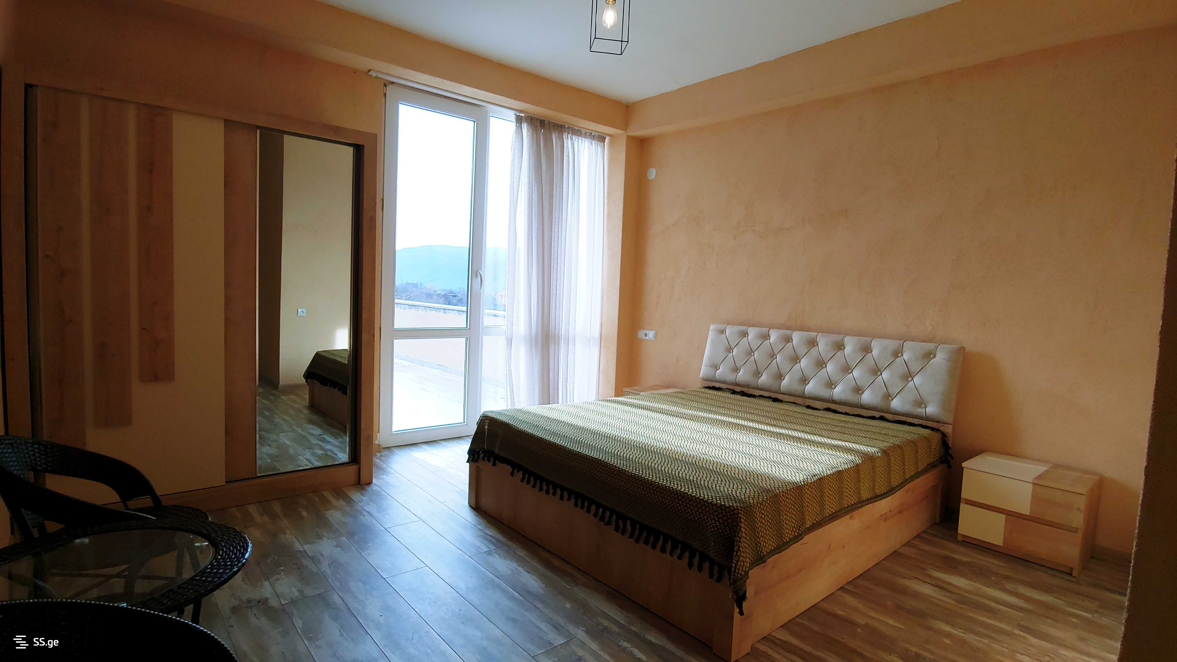 იყიდება 8 ოთახიანი აგარაკი ბულაჩაურში - სურათი #9