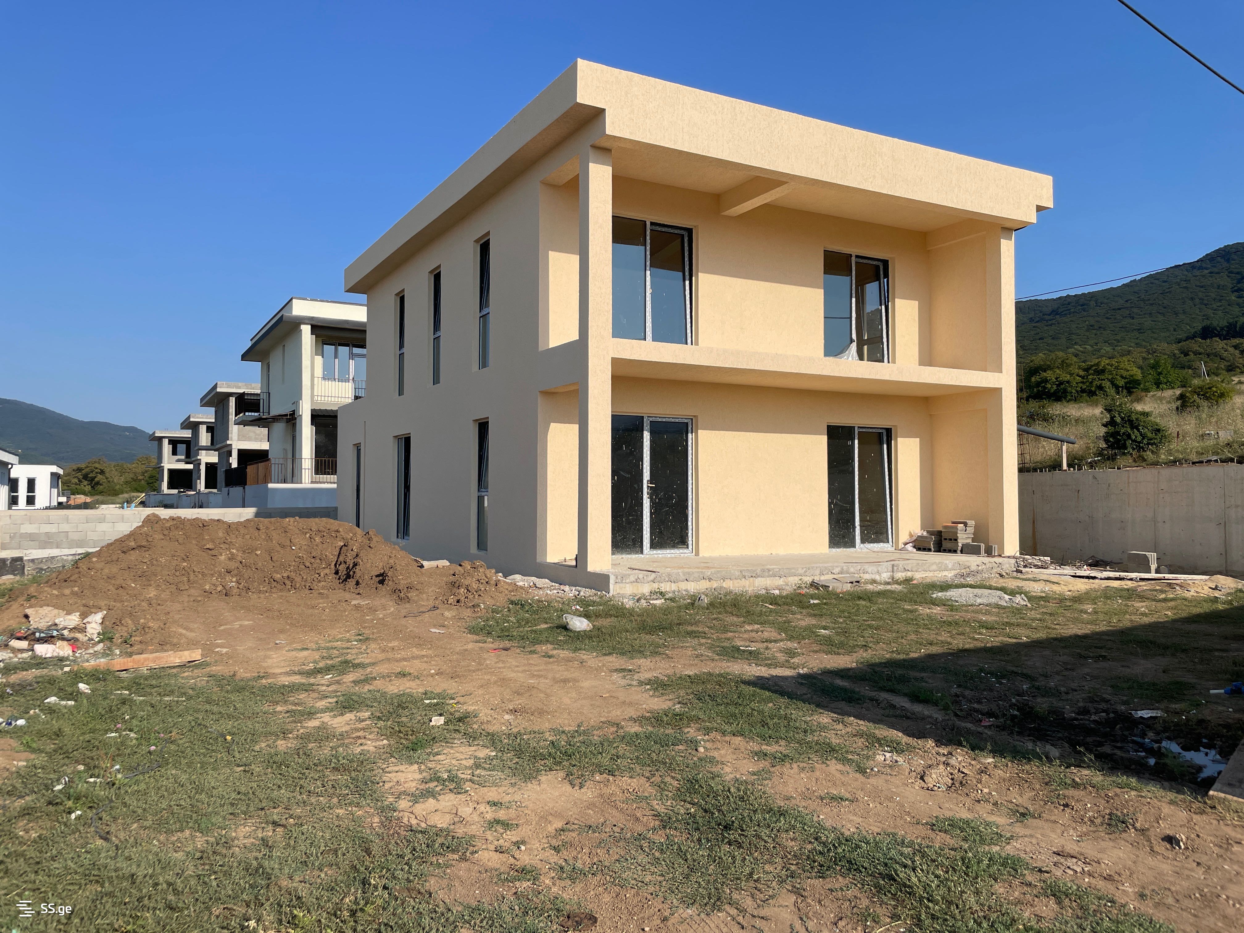 6 Room Private House For Sale view 8