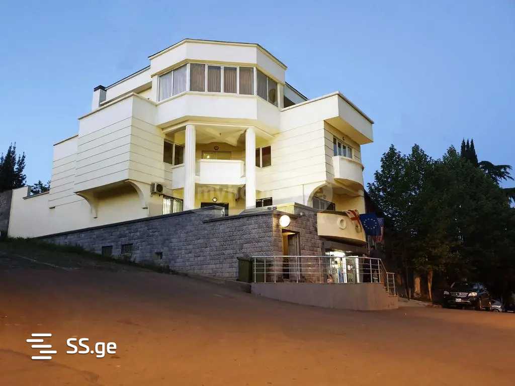 8 Room Hotel For Rent. Isani, 1 of 12