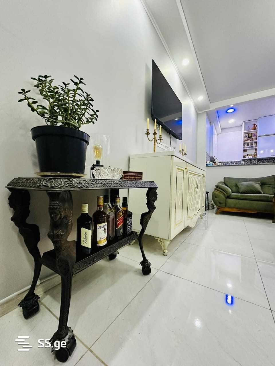 4 room Flat For Sale. Batumi - Aanzicht 3
