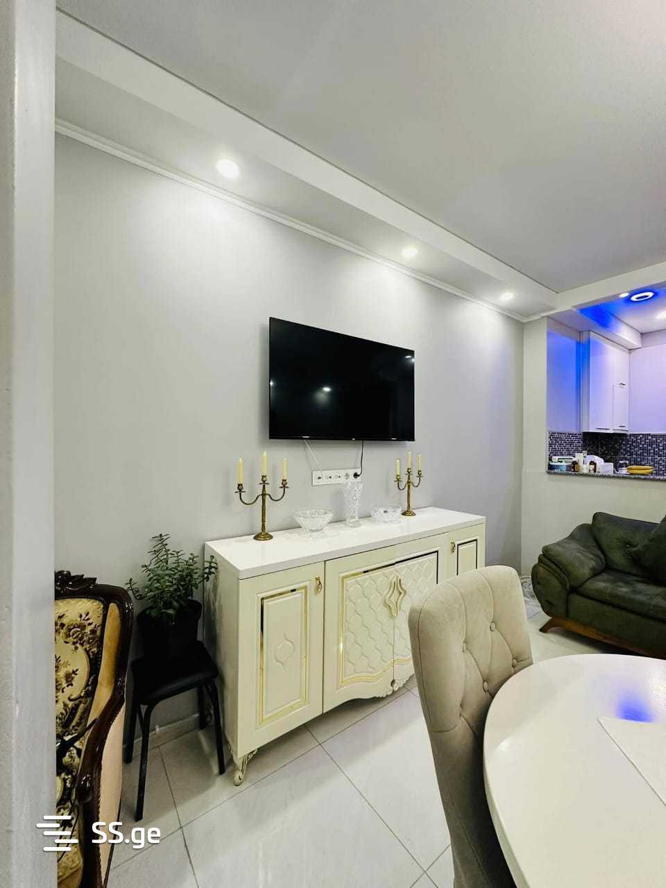 4 room Flat For Sale. Batumi - Meer