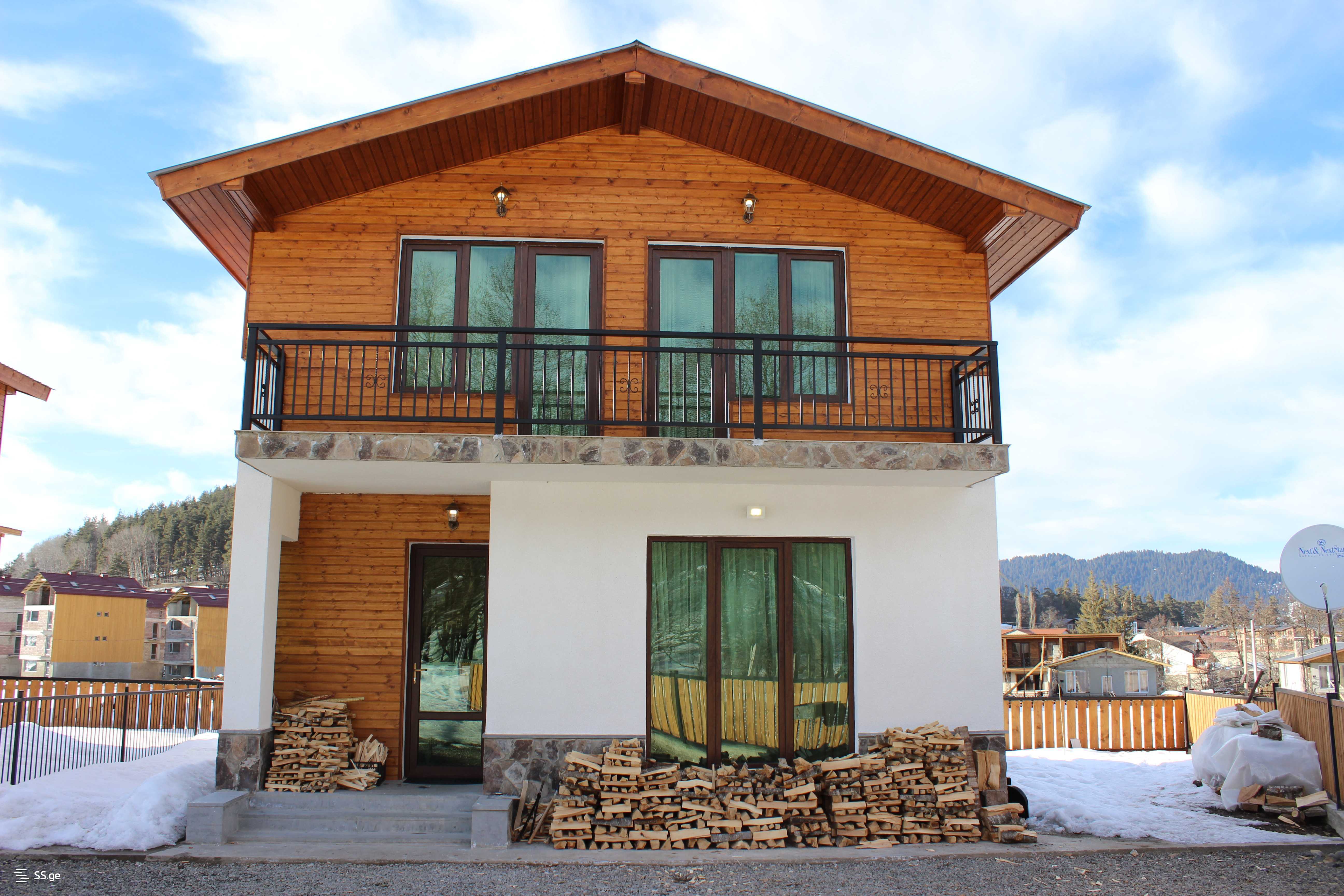 3 room Summer Cottage For Sale. Bakuriani