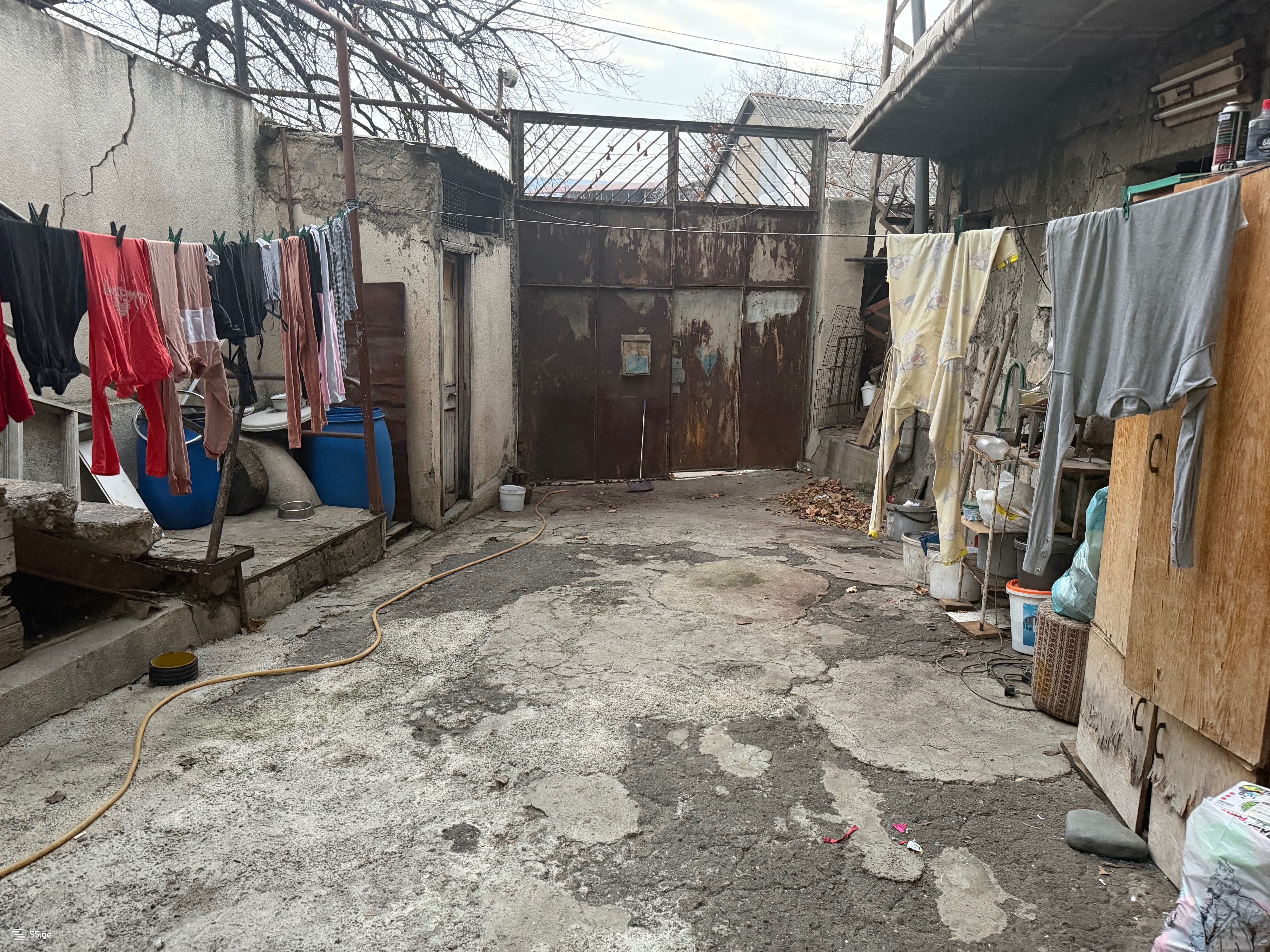 8 Room Private House For Sale view 15