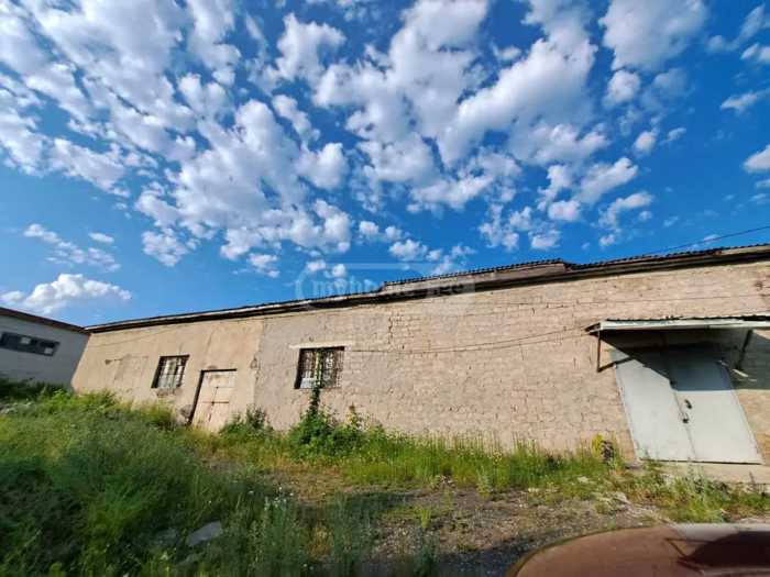 Store-Industrial property For Sale. Akhaltsikhe