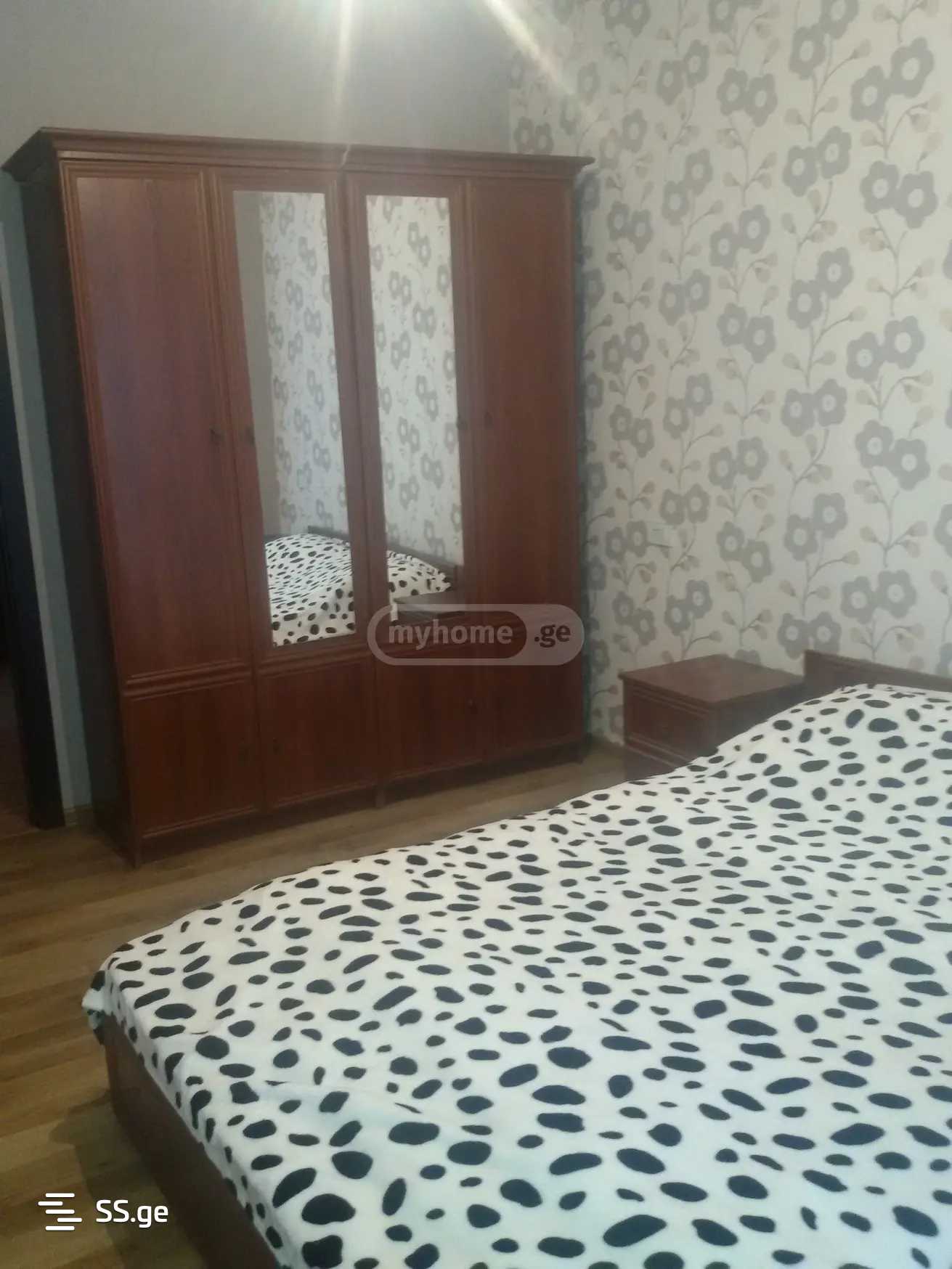 2 Room Flat For Rent. Isani view 3
