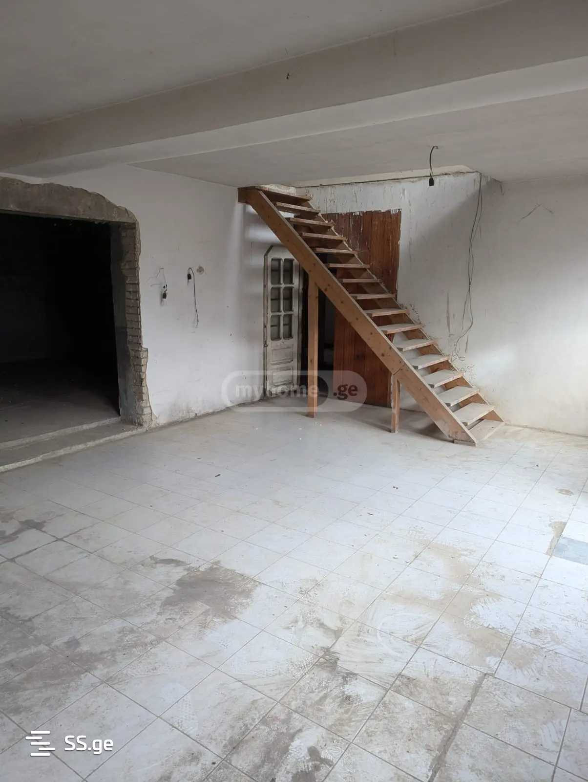 6 Room Private House For Sale view 9