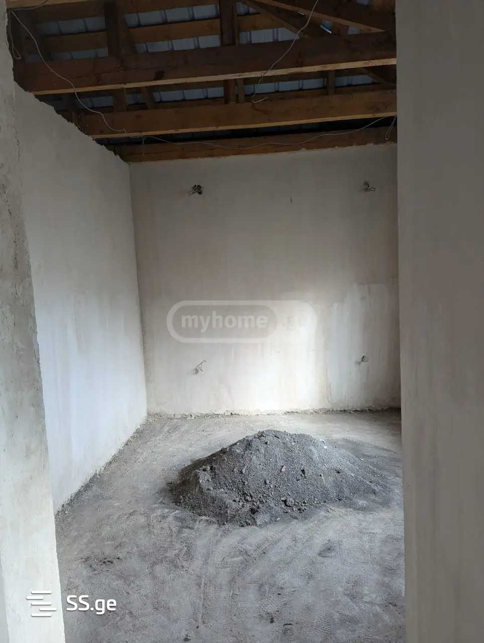 6 Room Private House For Sale view 12