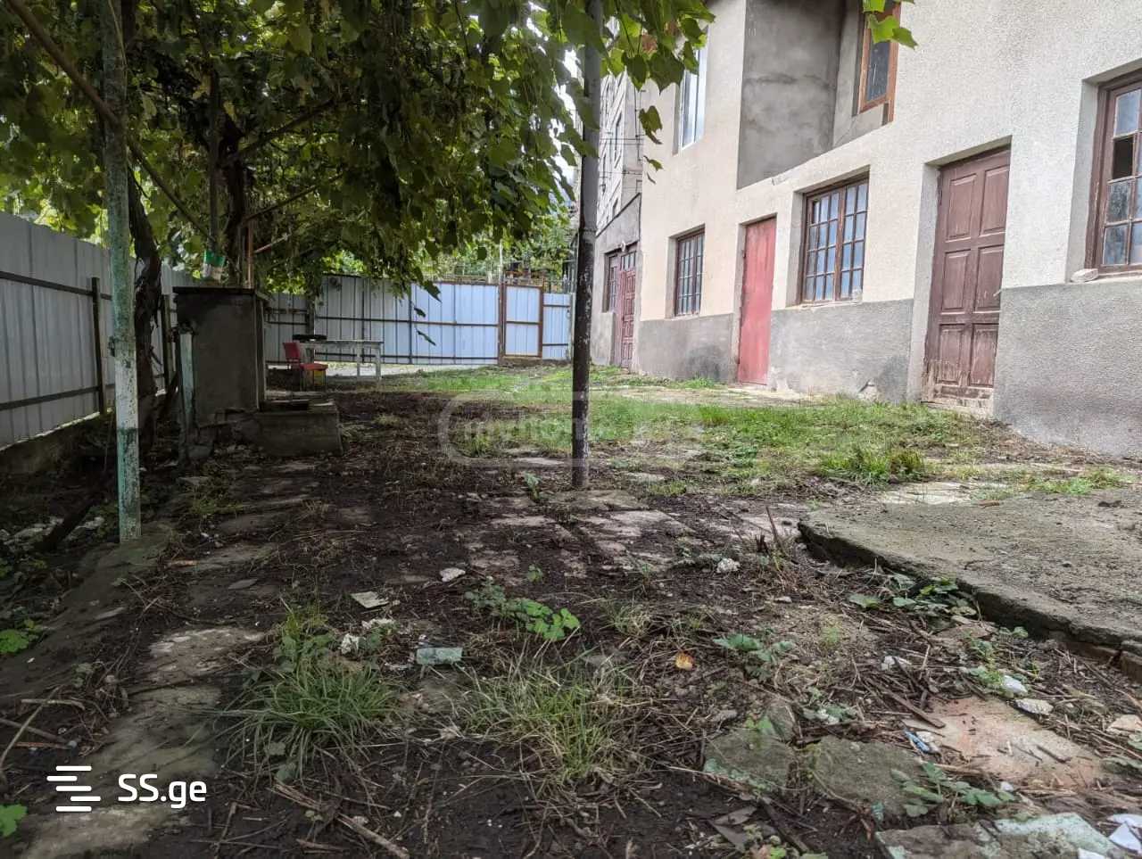 6 Room Private House For Sale view 4