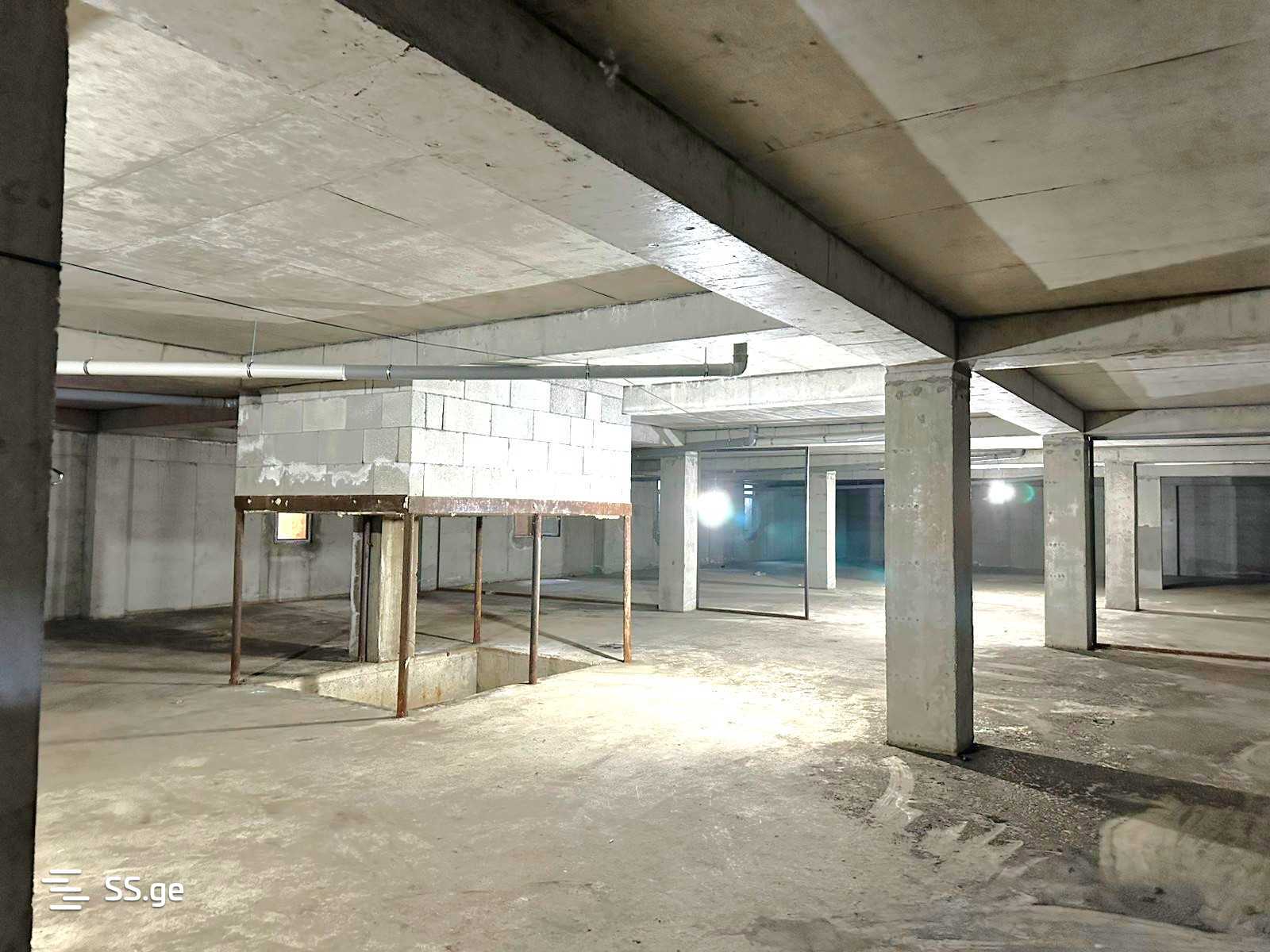 Store-Industrial Property For Sale. Isani view 9