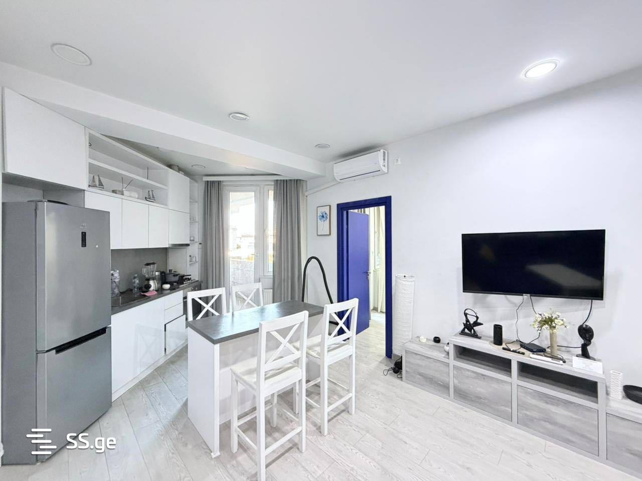 2 room Flat For Rent. Vera - Mehr