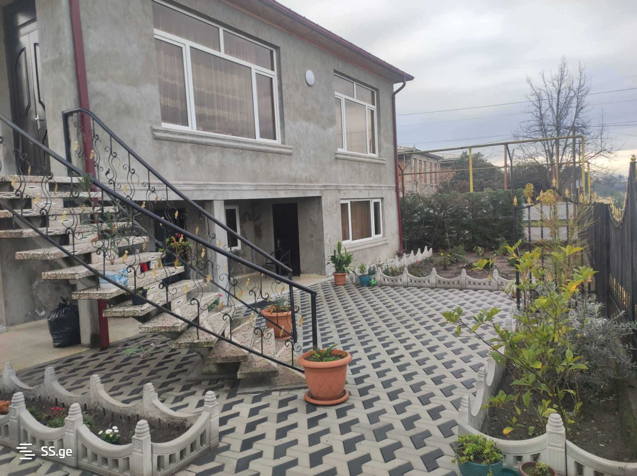 6 Room Private House For Rent. Zugdidi view 1