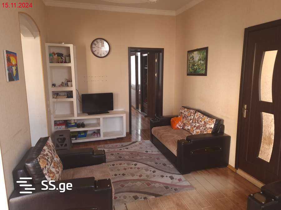 6 Room Private House For Rent. Zugdidi view 4