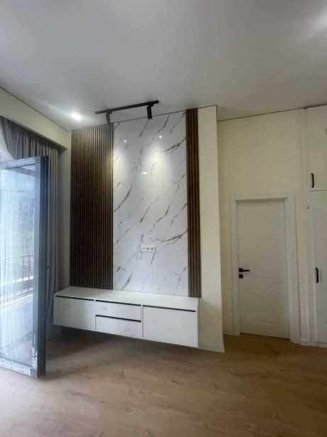 80,000 $Flat For Sale