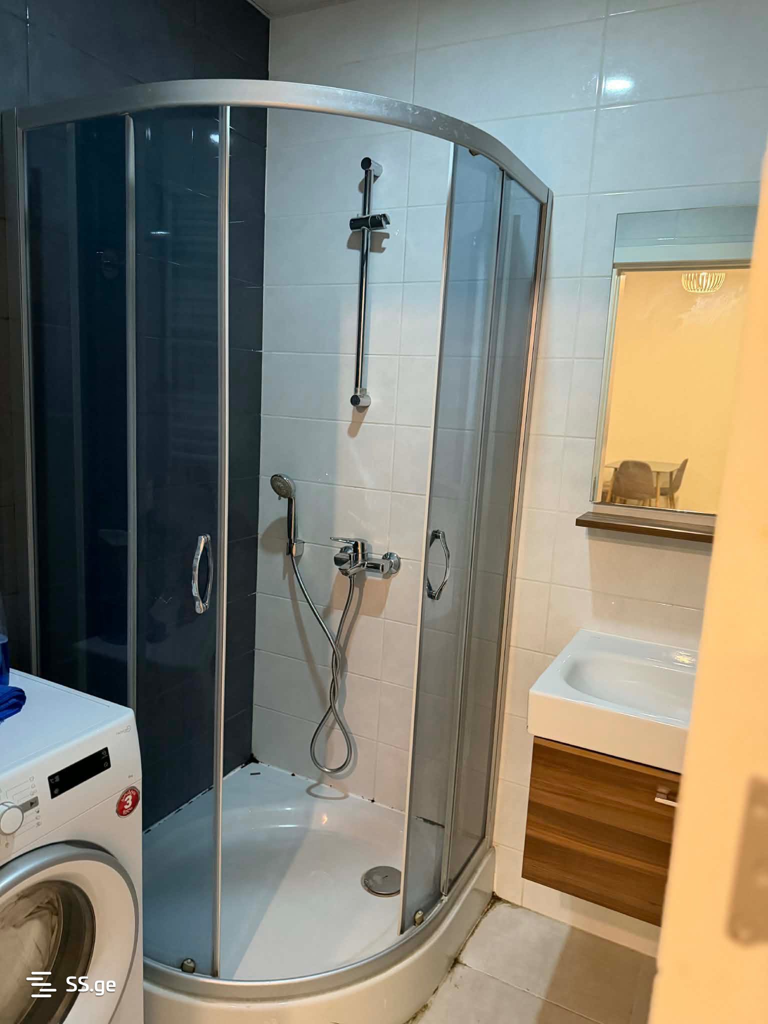 2 Room Flat Daily Rent. Digomi view 9