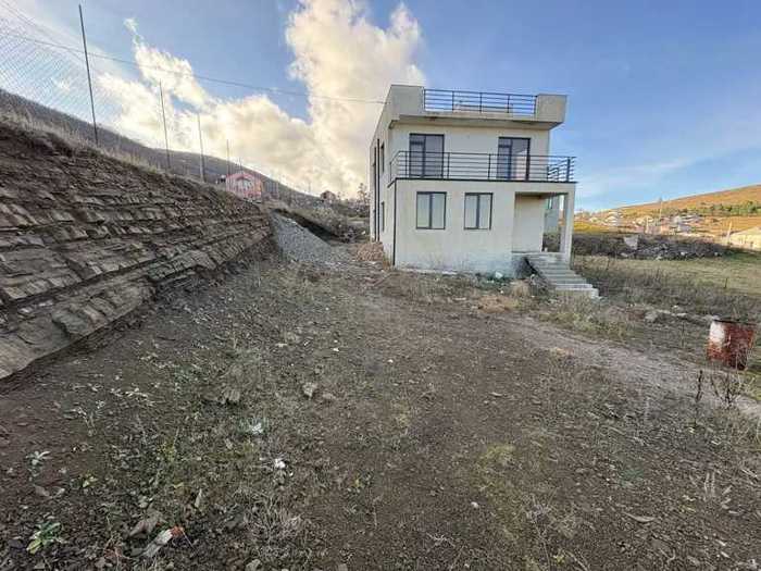 5 room Summer Cottage For Sale. Mskhaldidi