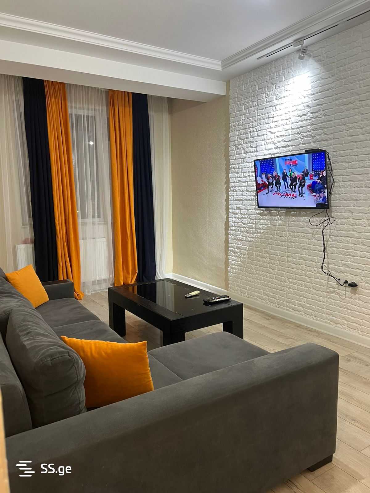 2 Room Flat Daily Rent. Didi Digomi view 1