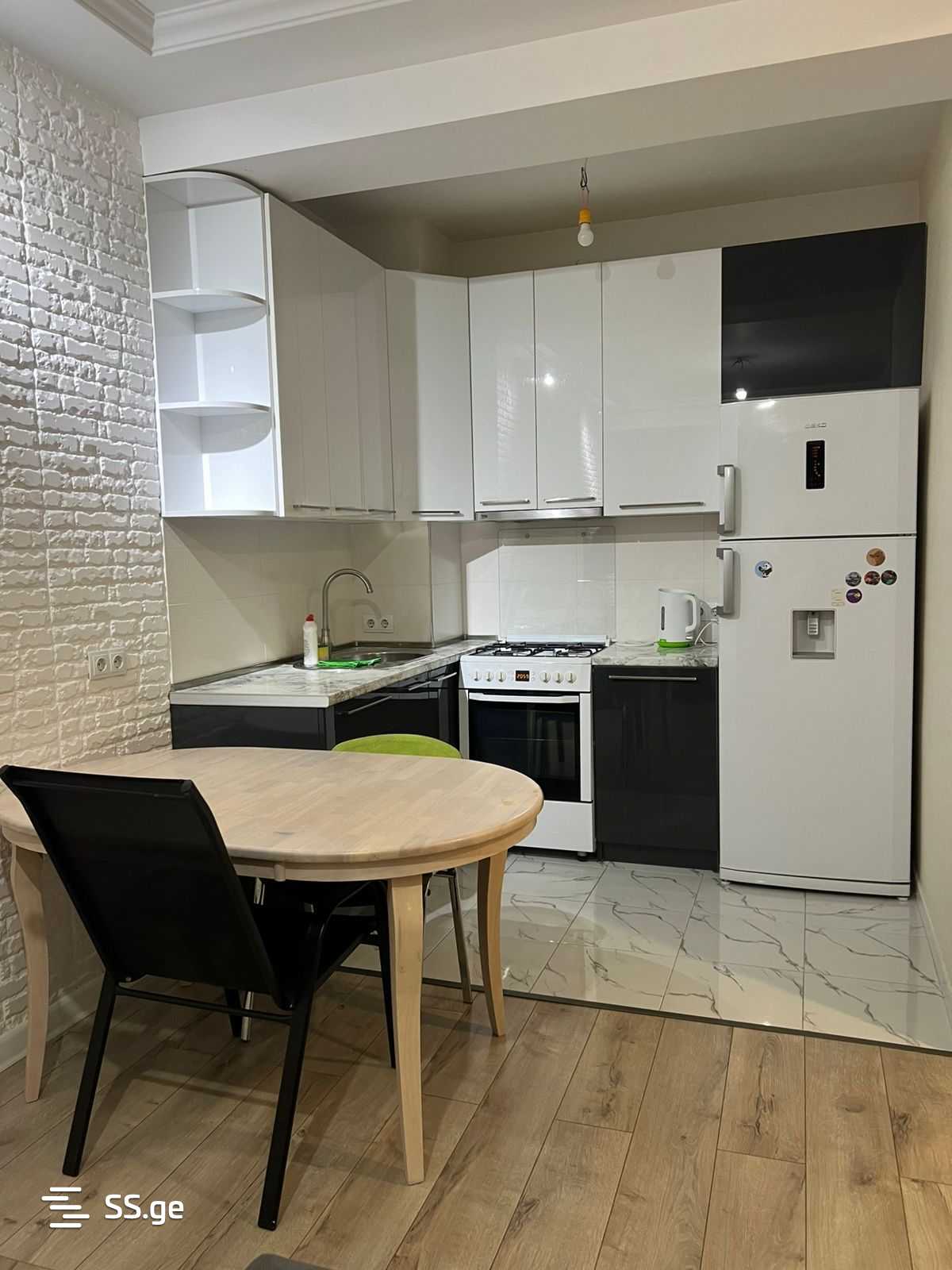 2 Room Flat Daily Rent. Didi Digomi view 4