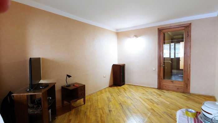 იყიდება 4 ოთახიანი ბინა საბურთალოზე - სურათი #5