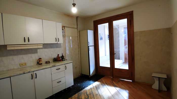 იყიდება 4 ოთახიანი ბინა საბურთალოზე - სურათი #10