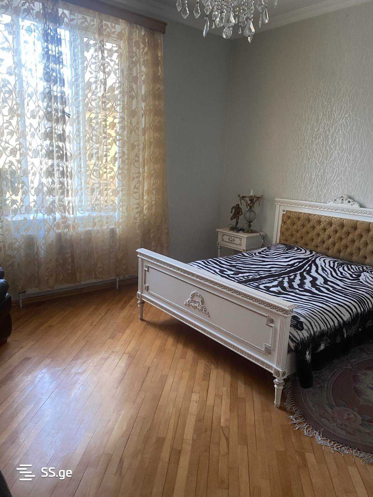 4 Room Private House For Sale view 6