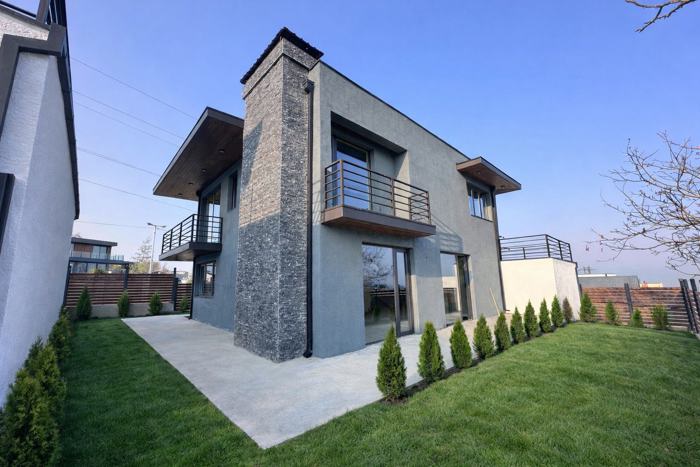 6 room Private House For Sale. Tsavkisi