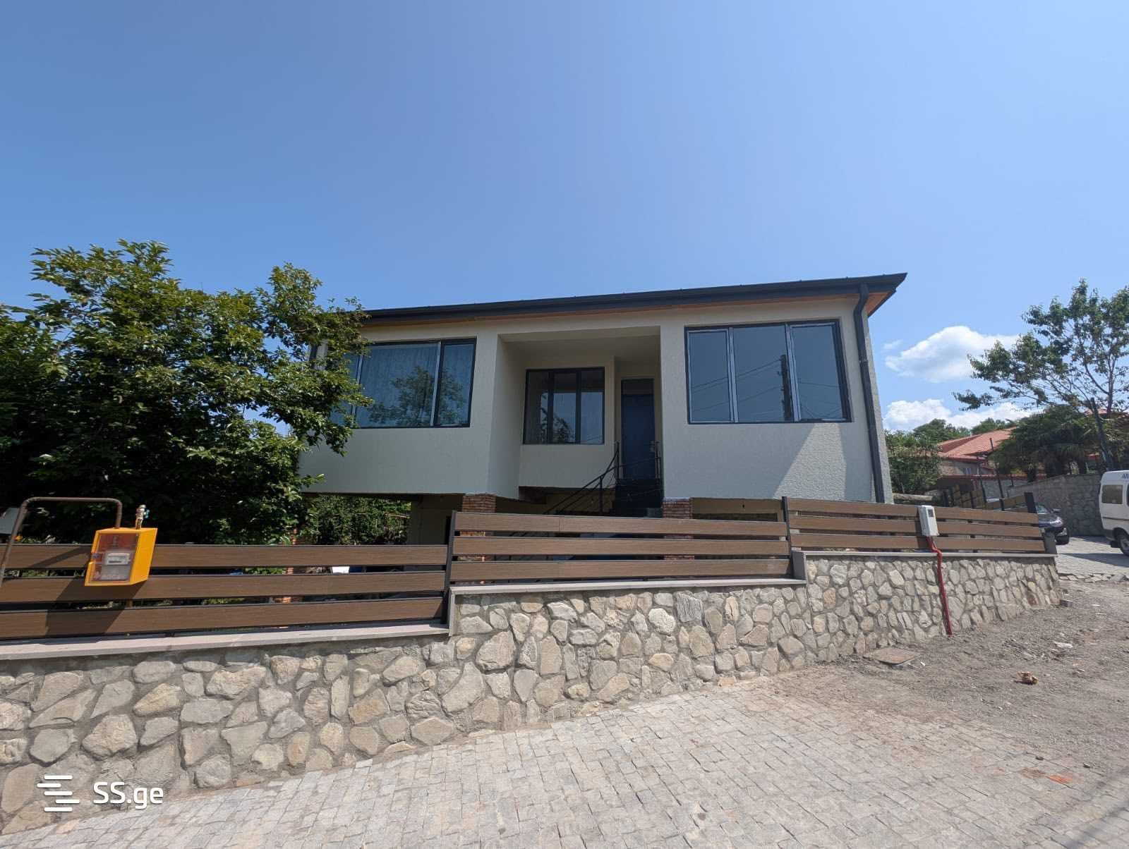 6 Room Private House For Sale, 1 of 4