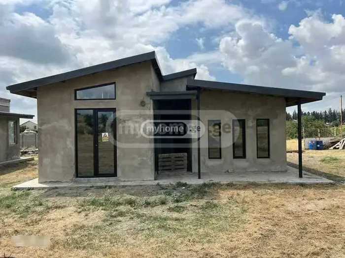 3 room Private House For Sale. Tsinubani