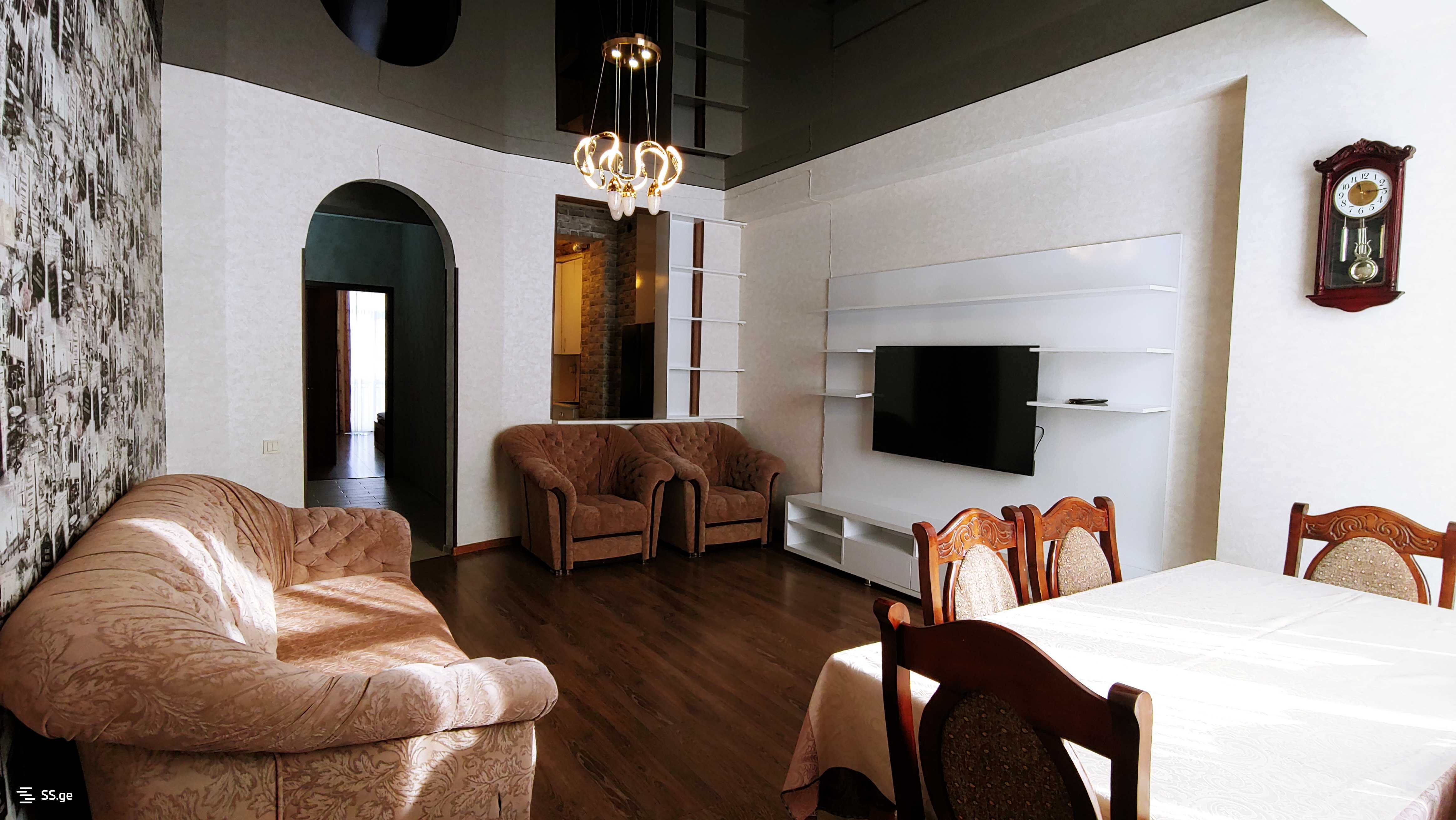 იყიდება 3 ოთახიანი ბინა დიდ დიღომში - სურათი #1