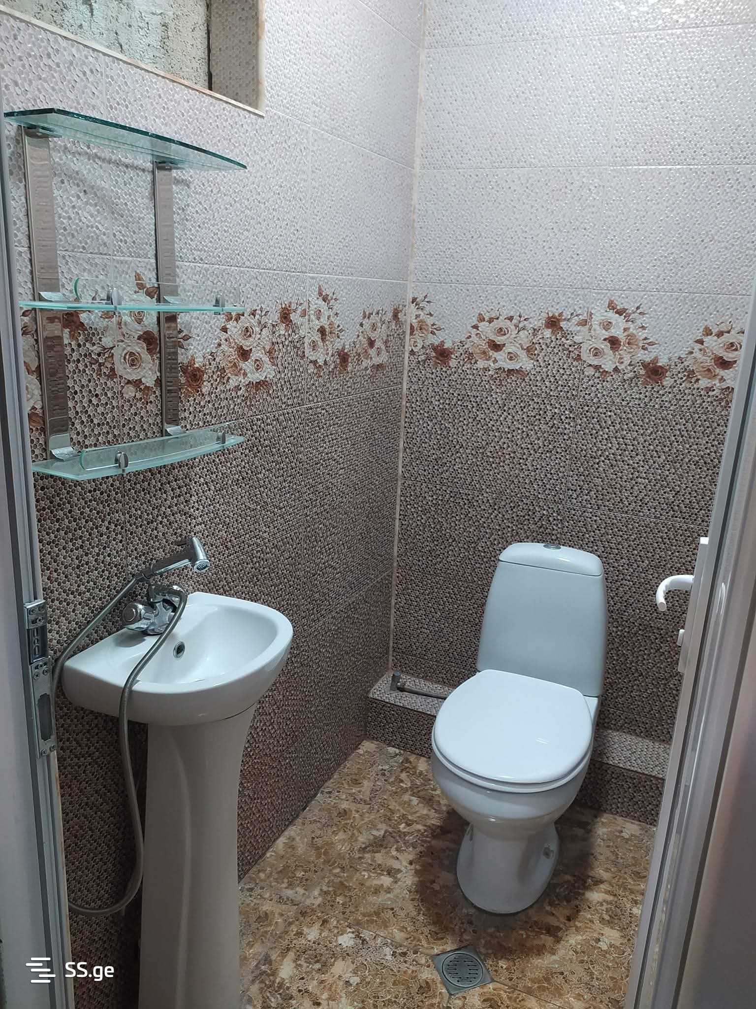 6 Room Private House For Sale view 10
