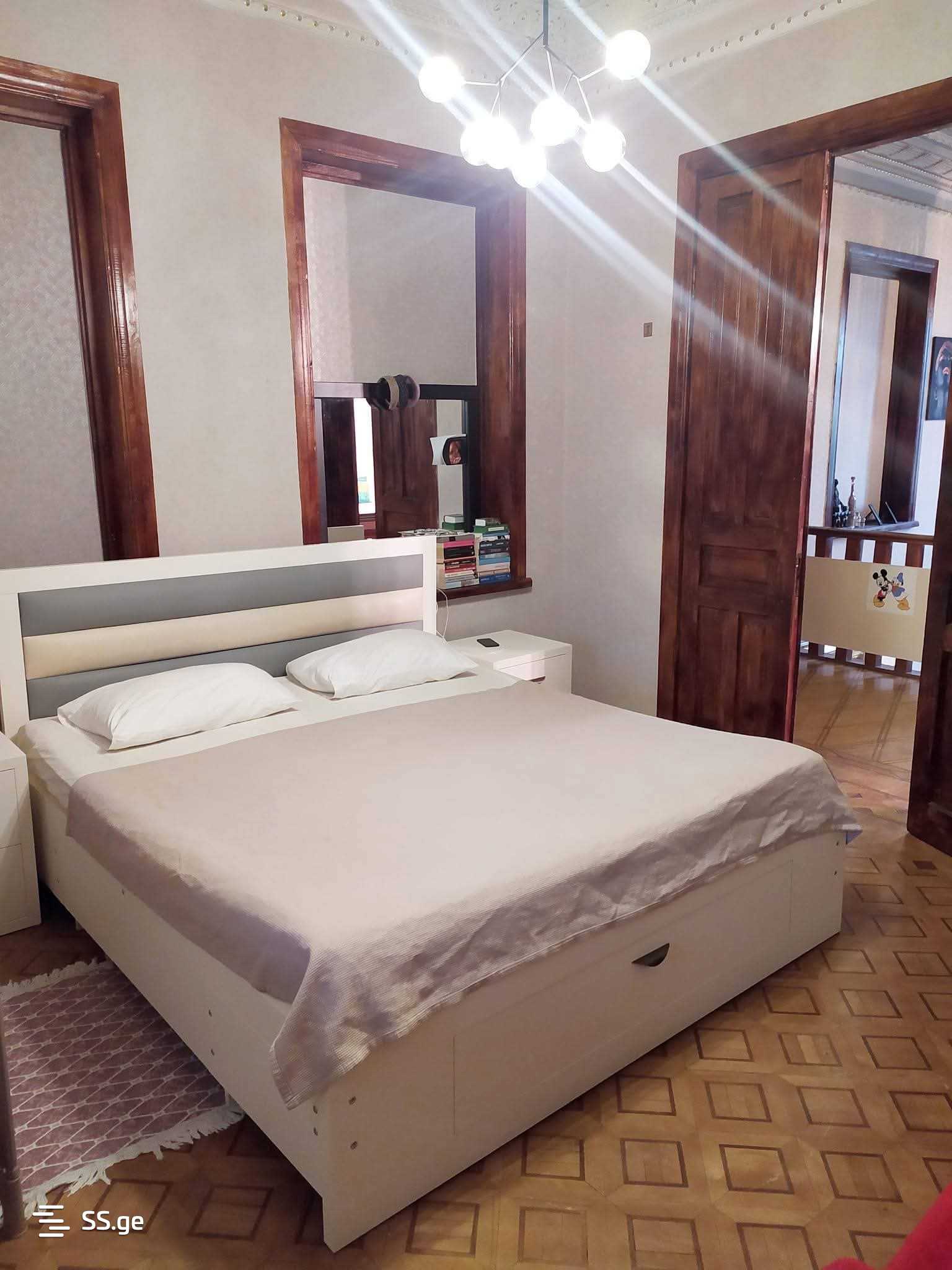 6 Room Private House For Sale view 3