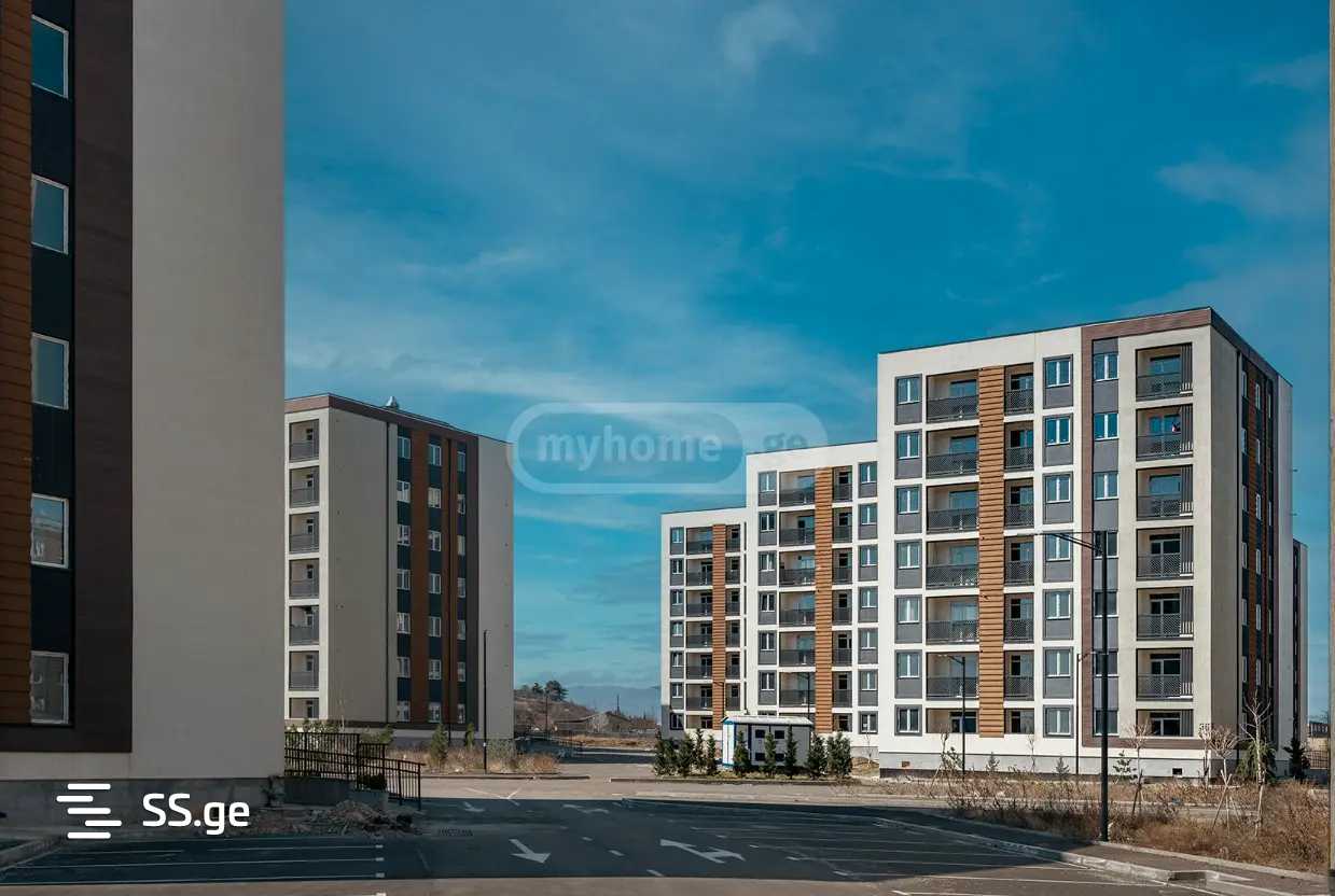 Продажа 4-комната Квартира view 5