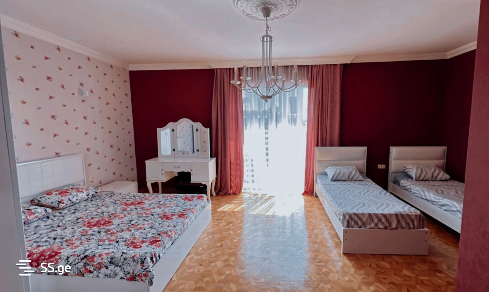 13 Room Private House For Rent. Makhindjauri view 2