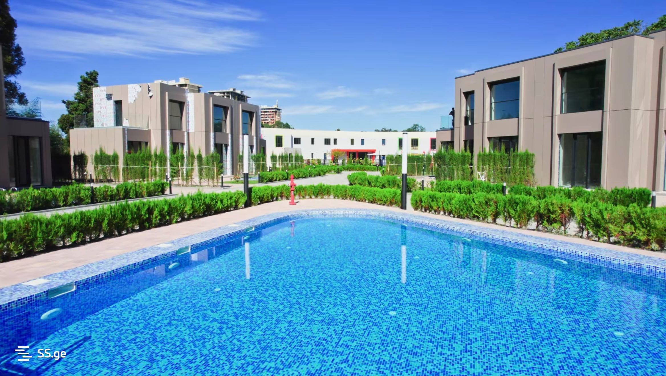 4 Room Private House For Sale view 1