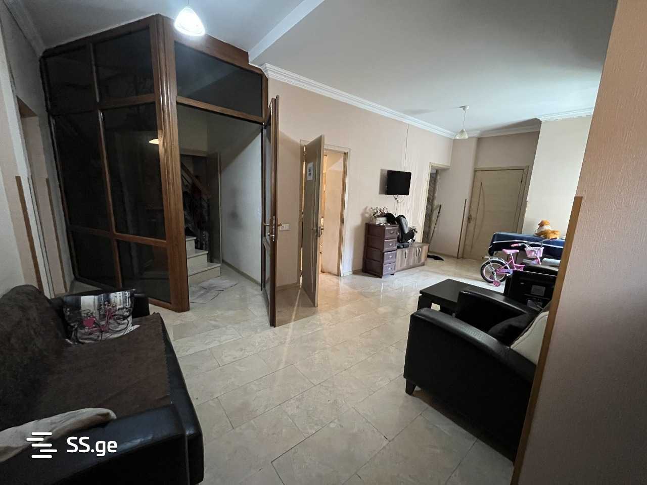 10 Room Private House For Sale view 14