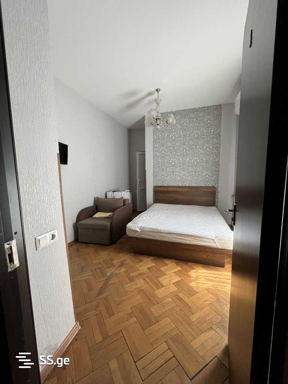 10 Room Private House For Sale view 12