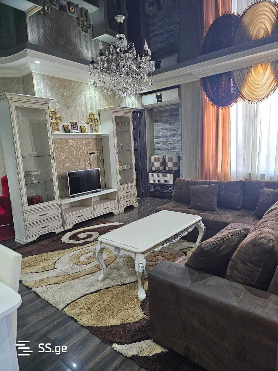 Продажа 4-комната Квартира view 1