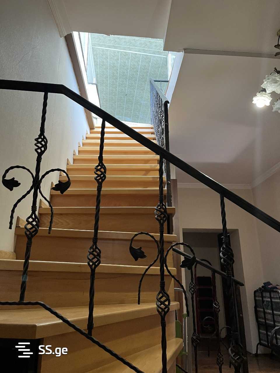 10 Room Private House For Sale view 6