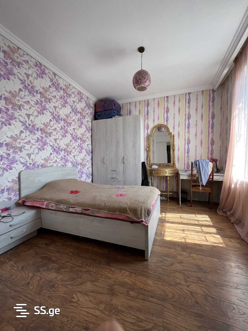 10 Room Private House For Sale view 4