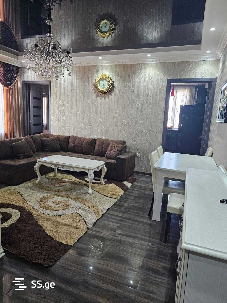 Продажа 4-комната Квартира view 2