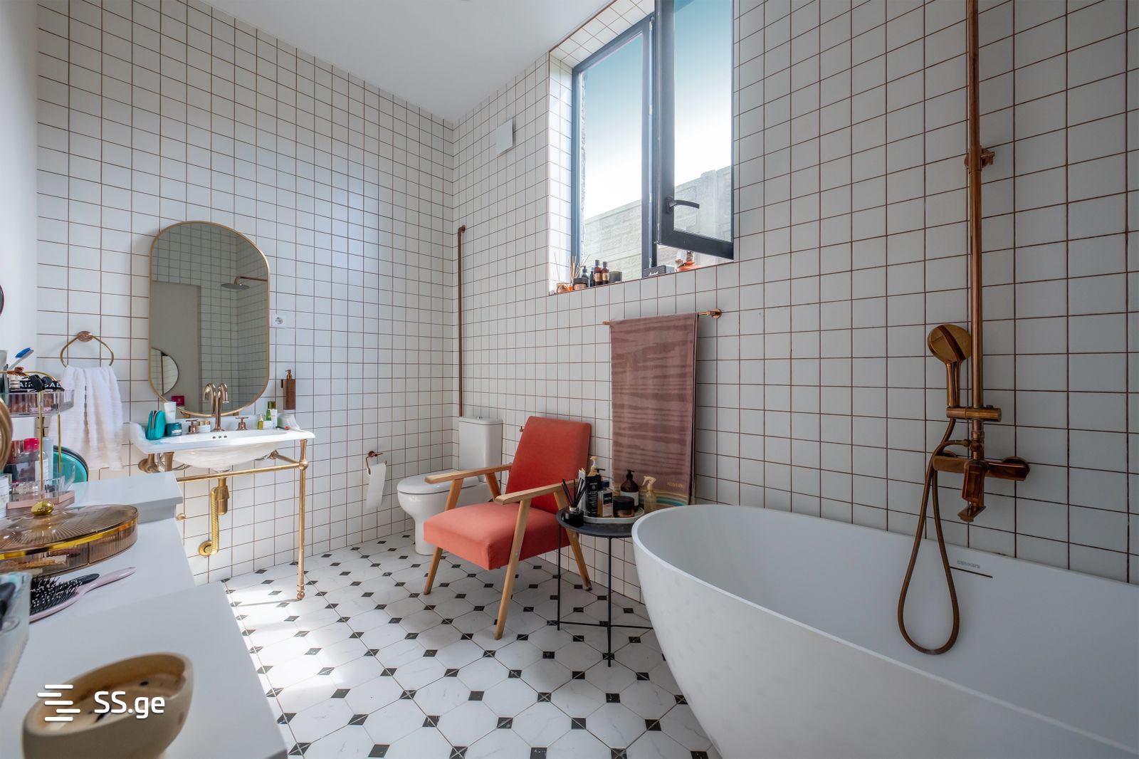 9 Room Private House For Sale view 12
