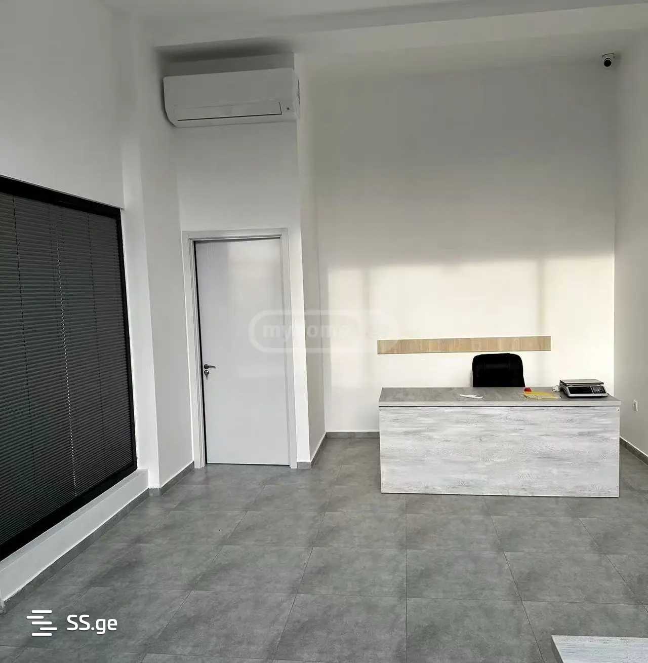 Commercial Space For Rent. Isani view 8