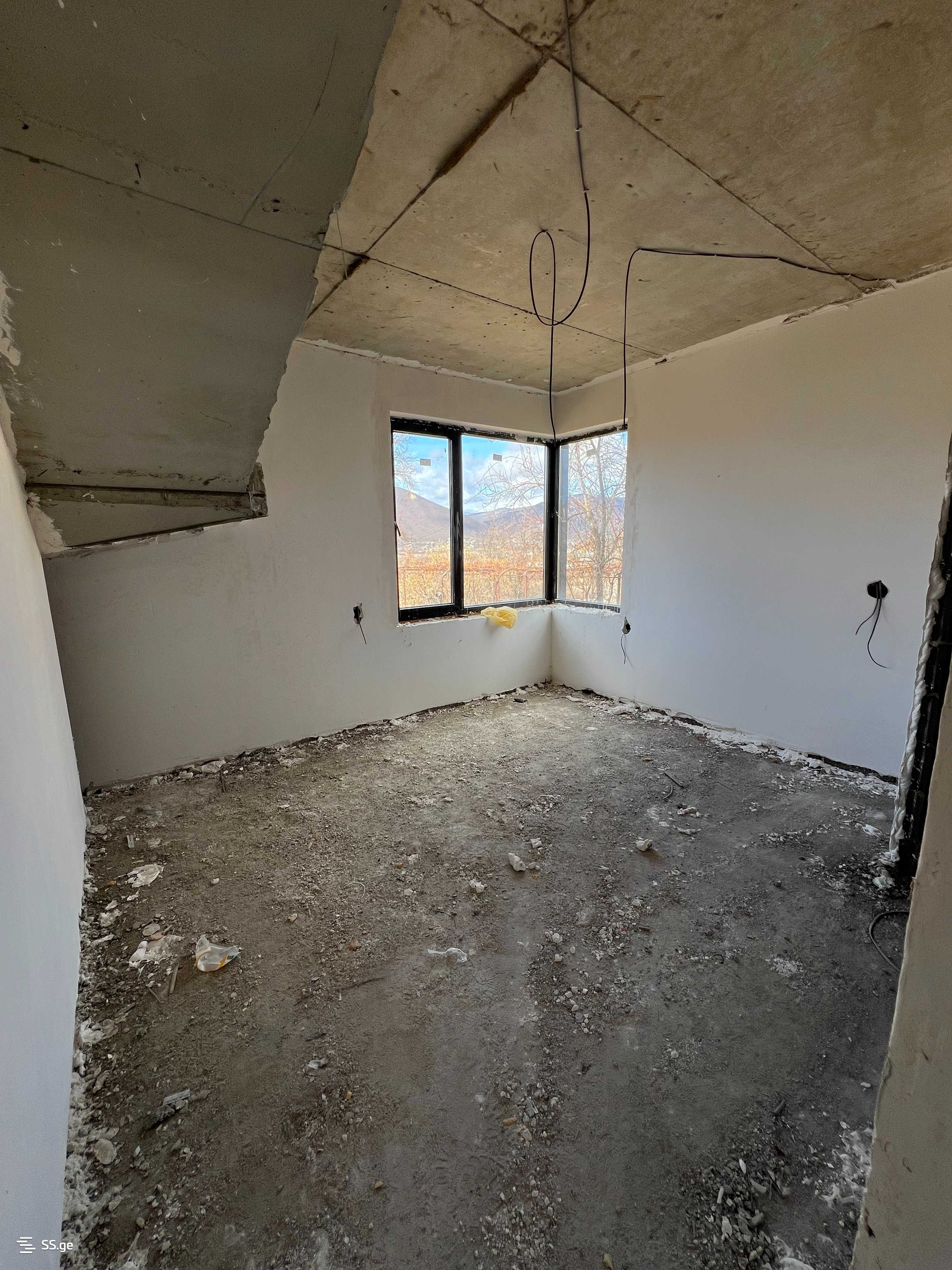 6 Room Private House For Sale view 10