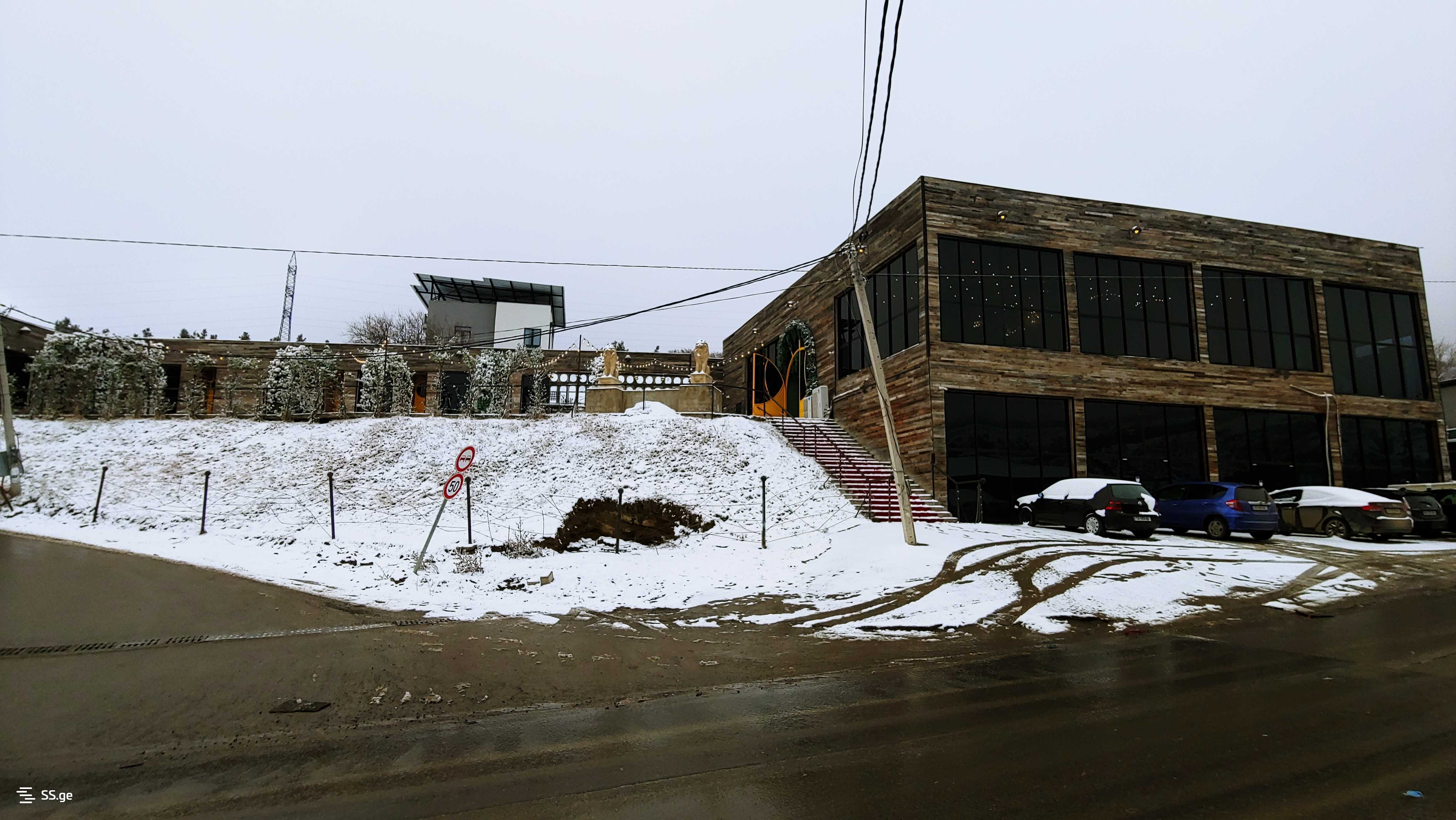 იყიდება კვების ობიექტი ლისის ტბაზე - სურათი #20