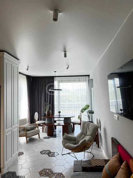 8 room Private House For Sale. Shindisi