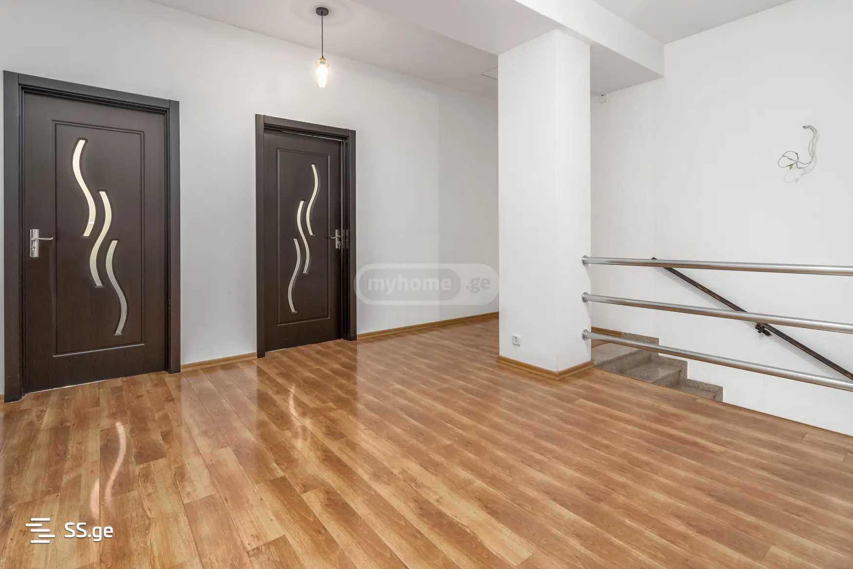 8 Room Private House For Sale, 3 of 4