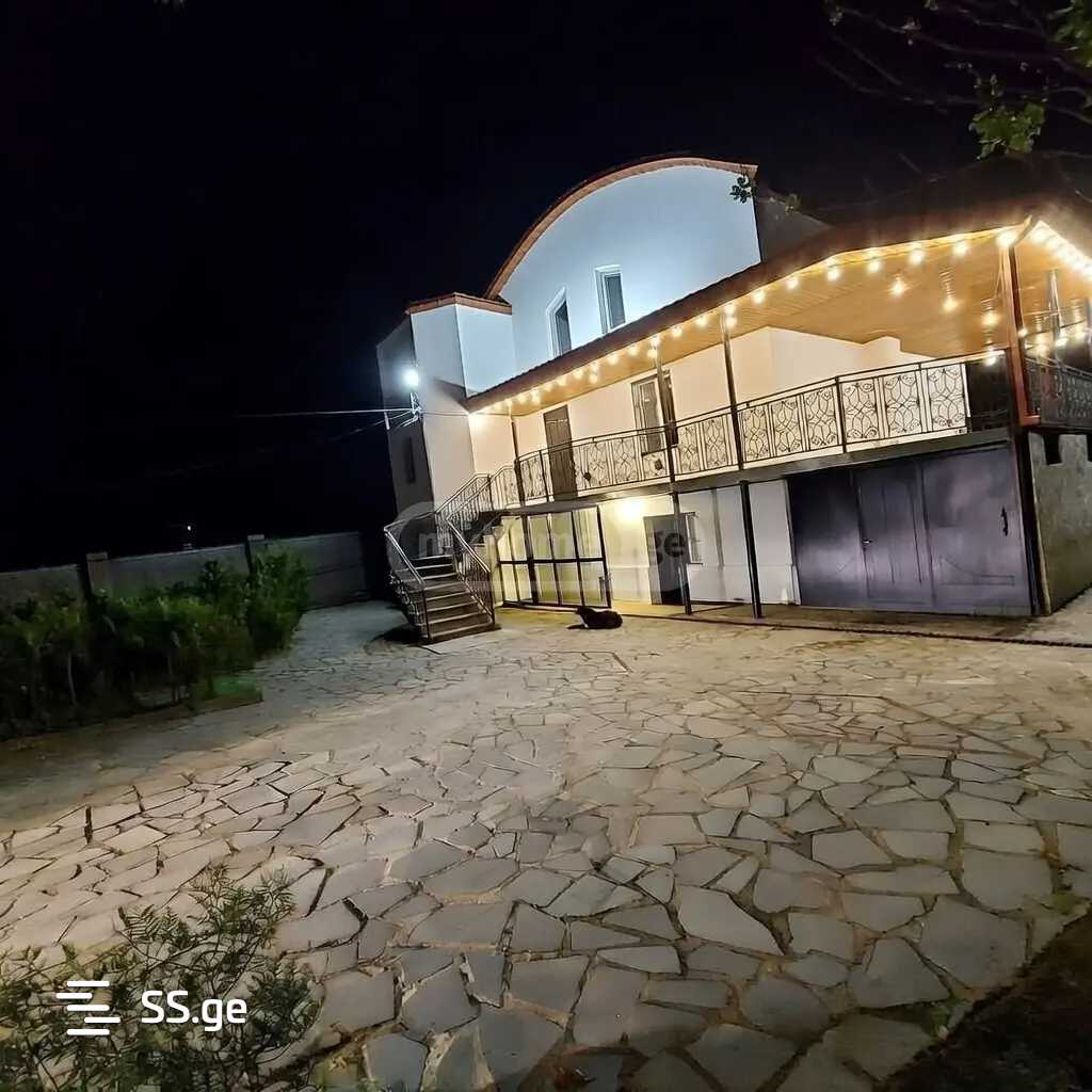 6 Room Private House Daily Rent. Mukhattskaro view 1