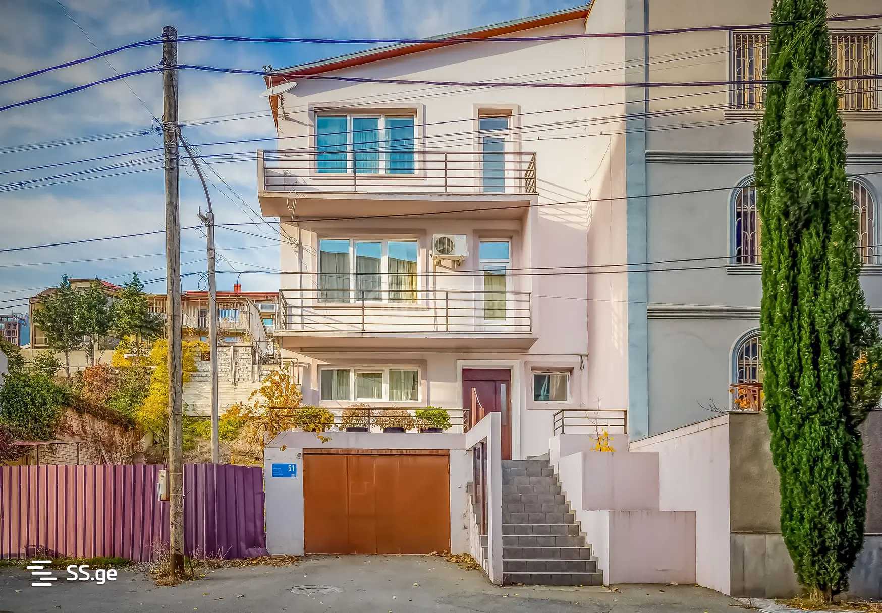8 Room Private House For Sale, 1 of 4
